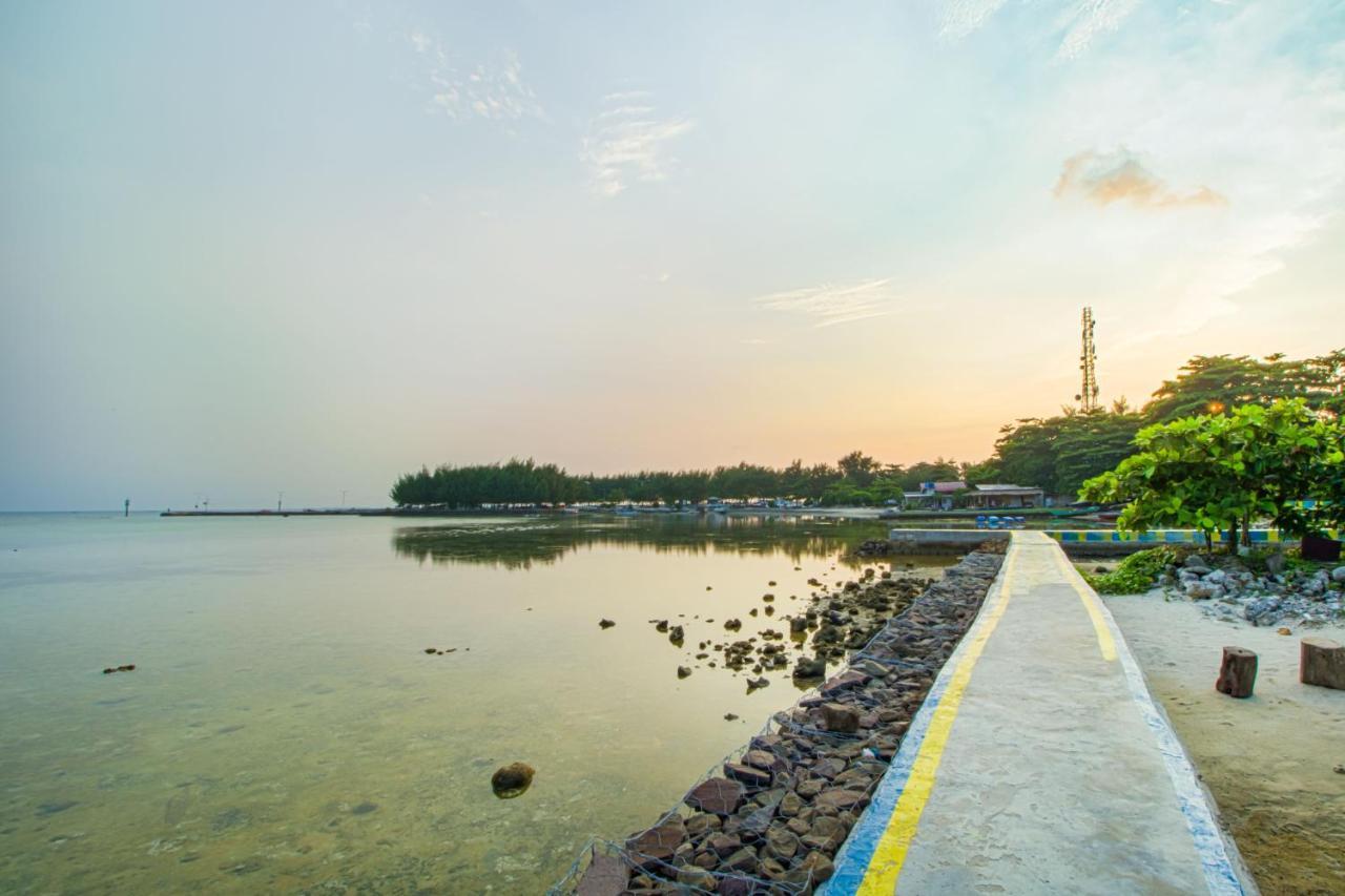 Guerilla Dive Lodge Pulau Pari Jakarta Eksteriør billede