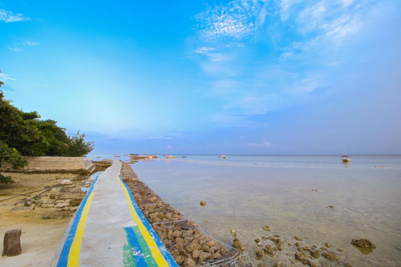 Guerilla Dive Lodge Pulau Pari Jakarta Eksteriør billede